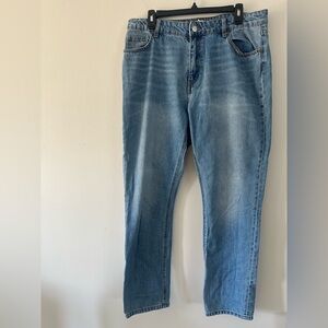 H&M Straight Leg Women’s Jeans in Light Blue Wash